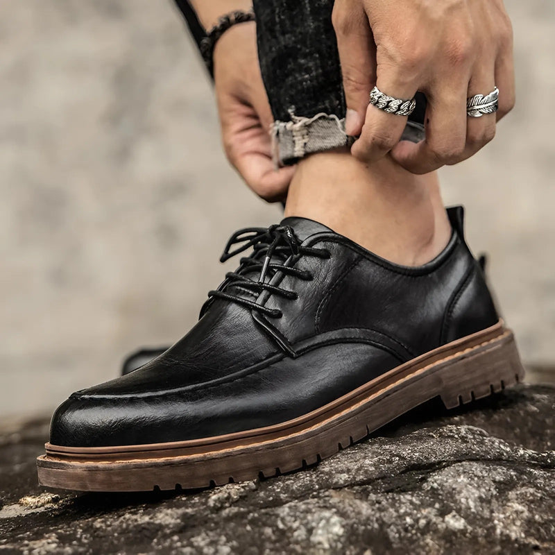 Load image into Gallery viewer, Oak Tread Leather Shoes
