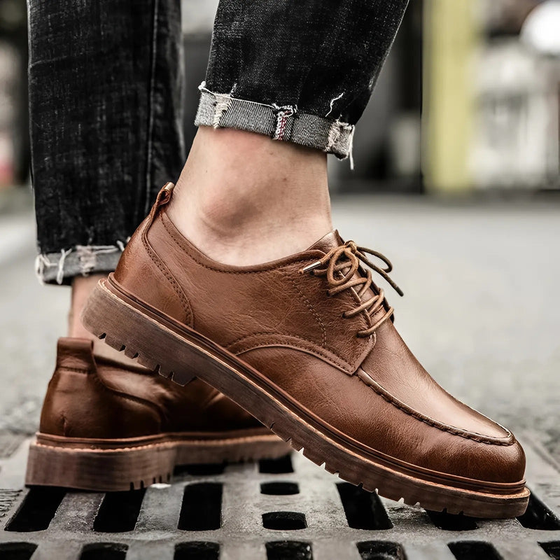 Load image into Gallery viewer, Oak Tread Leather Shoes

