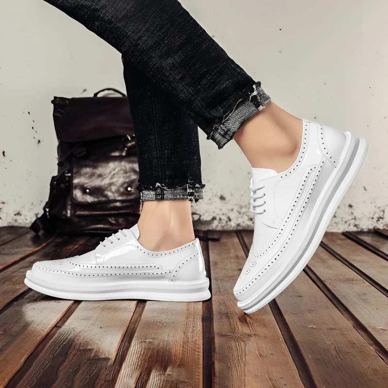 Load image into Gallery viewer, Classio Men Leather Shoes
