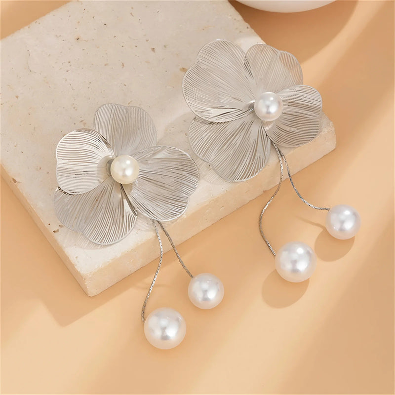 Load image into Gallery viewer, Roselle Drop Earrings
